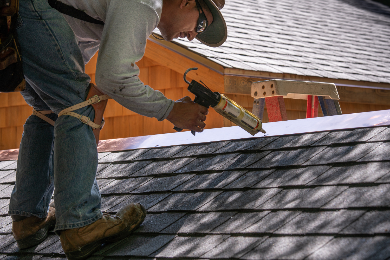 How Seal Bond’s Roofing Adhesives Extend the Life of Roofs