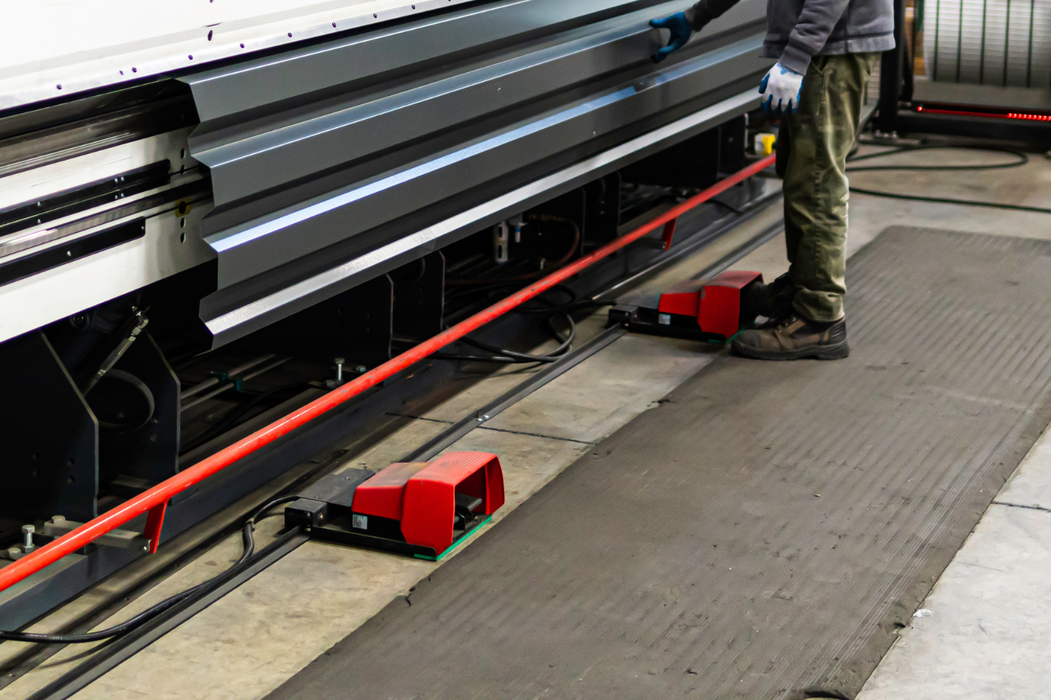 How Seal Bond Helped a Roofing Manufacturer Improve Performance & Safety with Custom Roofing Sealants