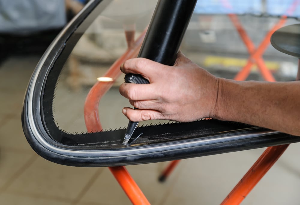 The Best Applications for Semi-Self-Leveling Sealants in Industrial Assembly